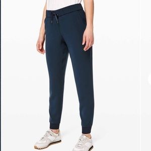 Lululemon On the Fly Jogger